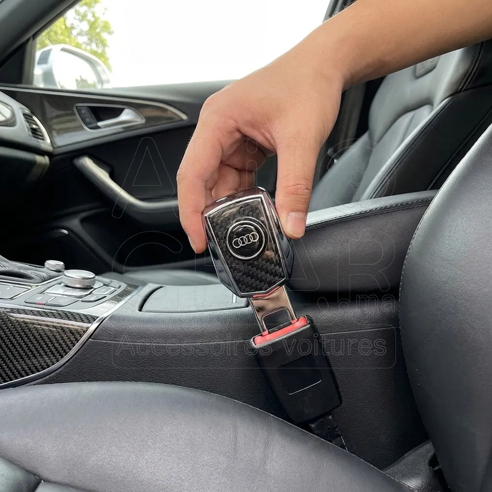 Clip de Ceinture de Sécurité Audi Carbone et Chrome vue 2