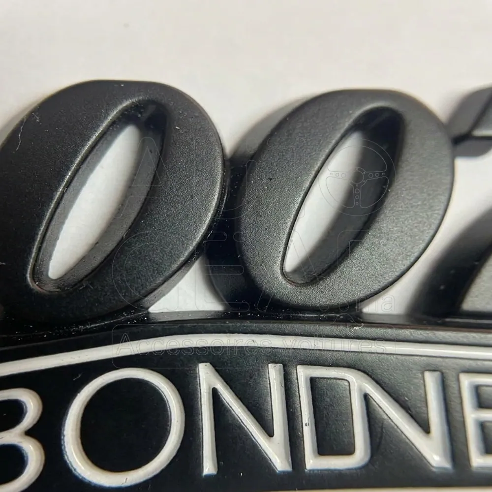 Emblème 007 Bond Edition Noir Mat pour Aston Martin vue 3