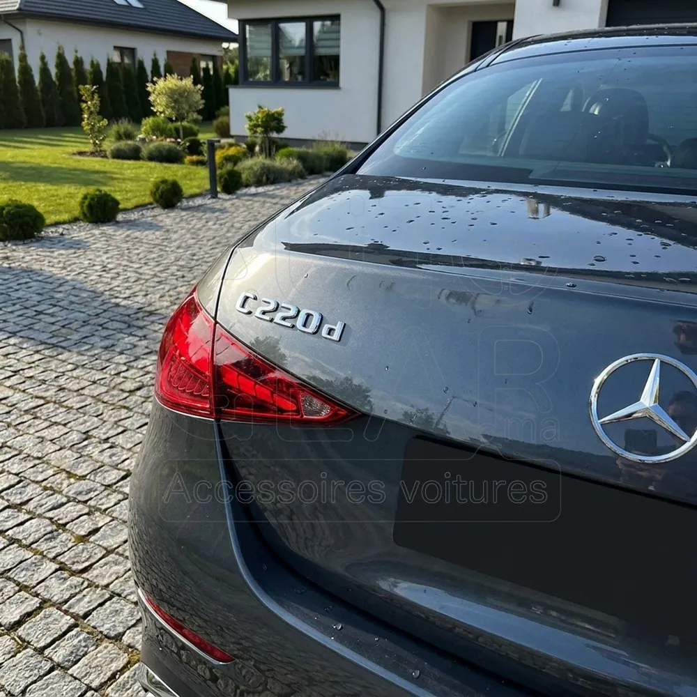 Emblème Mercedes-Benz C220d Chrome pour Classe C W206 vue 2