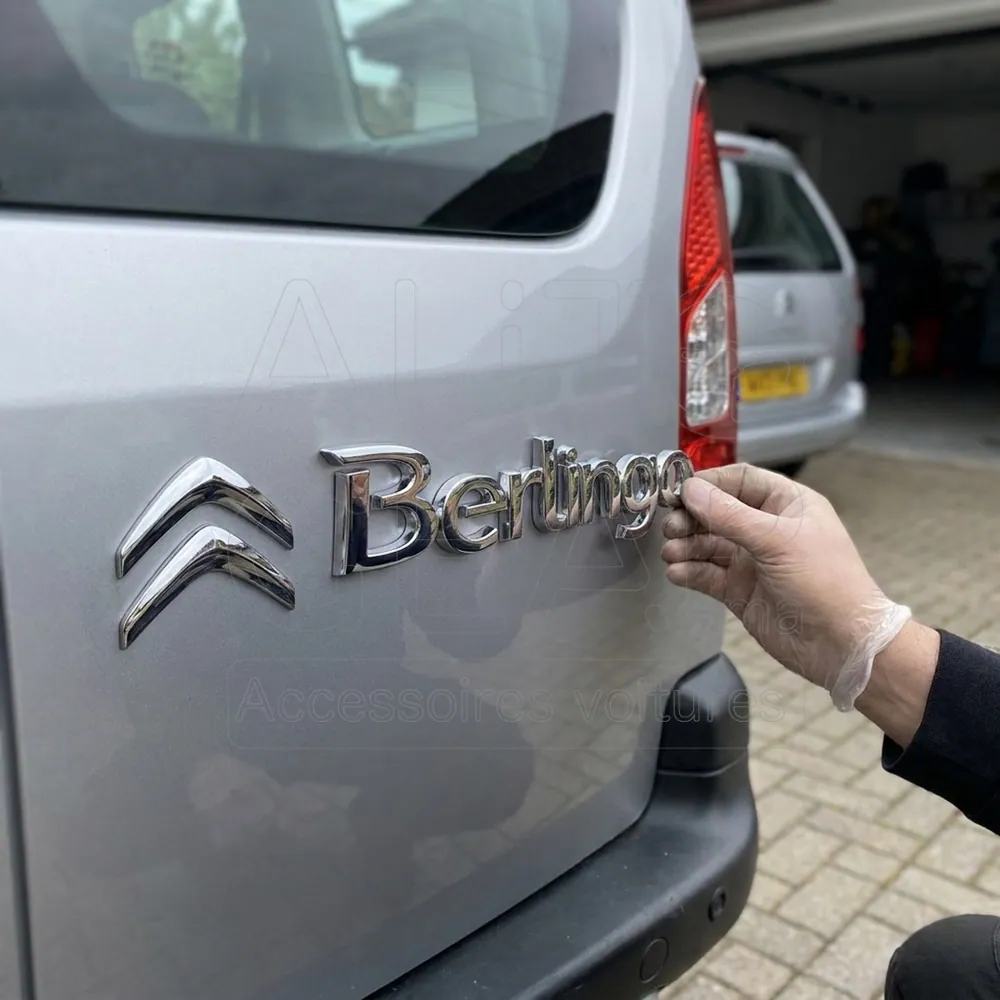 Emblème Lettres Citroën Berlingo Chrome vue 2