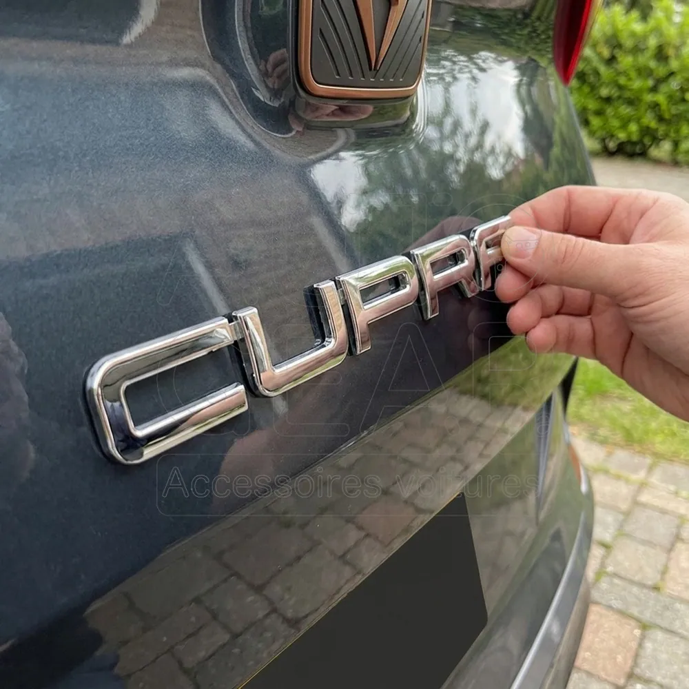 Emblème Lettres CUPRA Chrome Silver Métal vue 2
