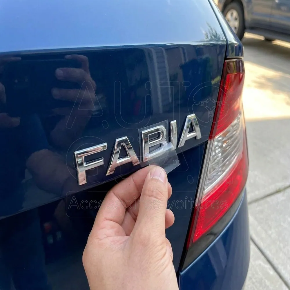 Emblème Lettres de Coffre Skoda Fabia Chrome vue 2