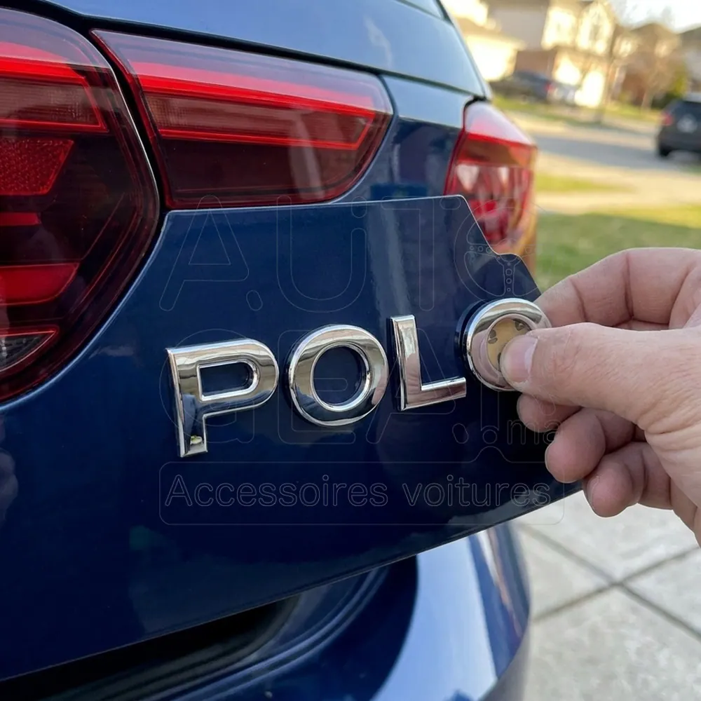 Emblème Lettres Volkswagen Polo Rouge et Noir vue 2