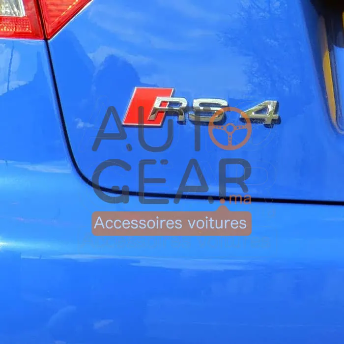 Logo de Coffre Audi RS4 Noir et Chrome vue 3