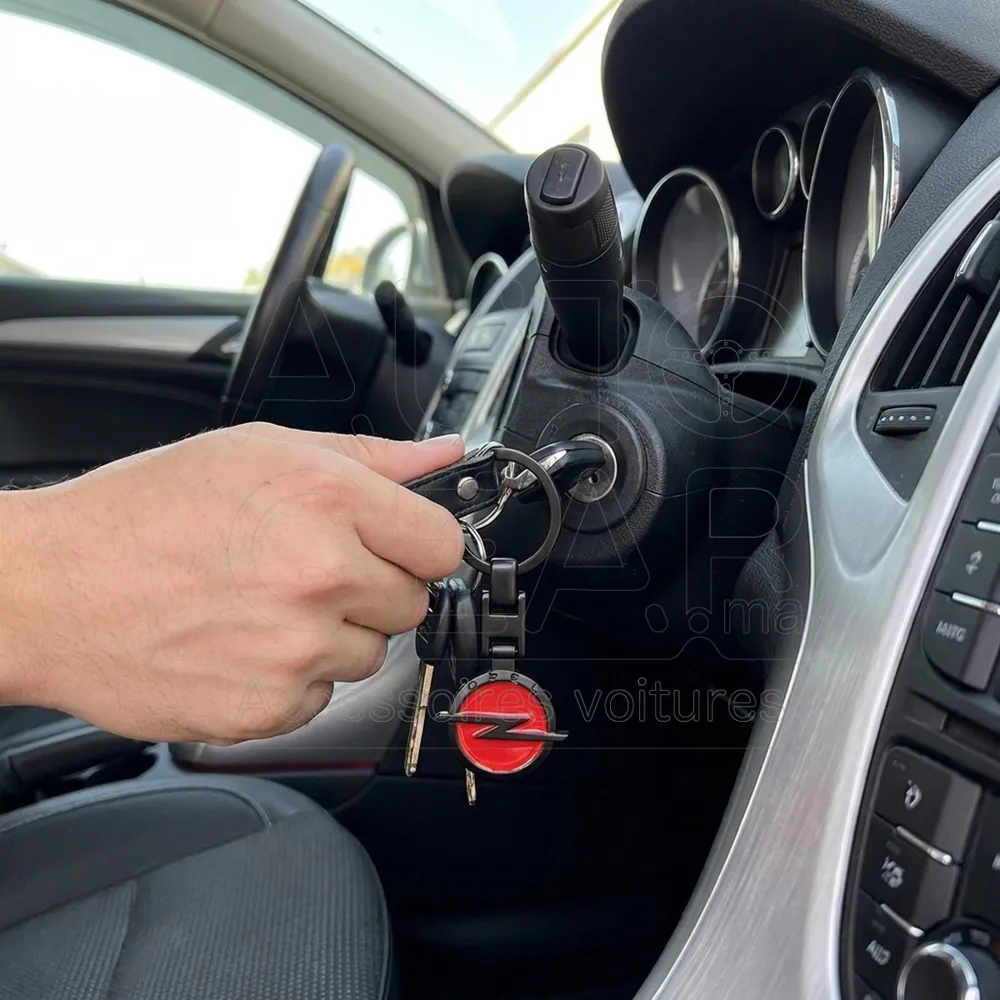 Porte-clé Opel Noir et Rouge Mat vue 2